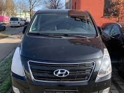 Schwarz Gebraucht 2016 Hyundai H-1 Van / Kleinbus | 8.600 € (Fairer Preis)
