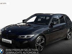 Saphirschwarz metallic Gebraucht 2024 BMW 318 Performance Kombi | 35.550 € (Fairer Preis)