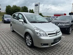 Silber Gebraucht 2005 Toyota Corolla Verso Executive Van / Kleinbus | 5.999 € (Teuer)