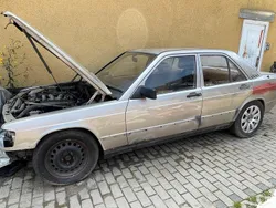 Andere außenfarben Gebraucht 1986 Mercedes 190 Limousine | 4.000 €