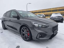 Magnetic Gebraucht 2021 Ford Focus Performance Edition Kombi | 23.999 € (Superpreis)