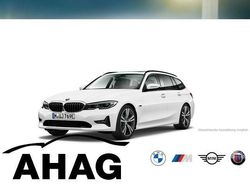 Weiß Gebraucht 2022 BMW 330e Luxury Line Kombi | 32.740 € (Fairer Preis)