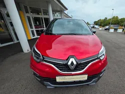 Rot Gebraucht 2018 Renault Captur Bose Edition SUV | 14.890 € (Fairer Preis)