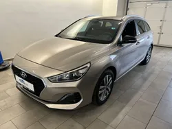 Weiß Gebraucht 2018 Hyundai i30 Passion Kombi | 10.980 € (Fairer Preis)