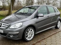 Grau Gebraucht 2010 Mercedes B200 Van / Kleinbus | 8.999 € (Etwas zu teuer)