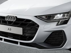 Weiß Gebraucht 2025 Audi A3 Limousine | 37.699 €