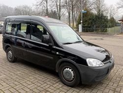Schwarz Gebraucht 2004 Opel Combo Van / Kleinbus | 2.999 € (Fairer Preis)