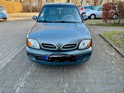 Grau Gebraucht 2002 Nissan Micra Kleinwagen | 1.190 € (Fairer Preis)