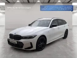 Weiß Gebraucht 2024 BMW 330e M Sport Kombi | 48.909 € (Fairer Preis)