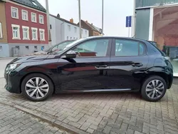 Schwarz perla nera Gebraucht 2020 Peugeot 208 Active Kleinwagen | 13.590 € (Teuer)