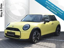 Gelb Gebraucht 2024 Mini Cooper S Classic Kleinwagen | 35.899 € (Teuer)