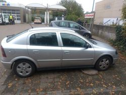 Grau Gebraucht 2003 Opel Astra Limousine | 1.750 € (Fairer Preis)