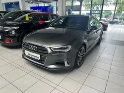 Grau Gebraucht 2019 Audi A3 Sport Limousine | 18.900 € (Fairer Preis)