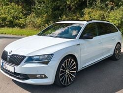 Weiß Gebraucht 2017 Skoda Superb SportLine Kombi | 21.690 € (Etwas zu teuer)