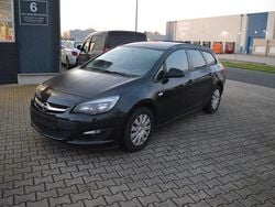 Schwarz Gebraucht 2014 Opel Astra Kombi | 3.200 € (Guter Preis)