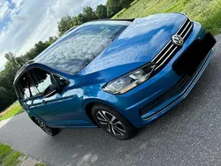 Blau Gebraucht 2020 VW Touran Van / Kleinbus | 22.500 € (Fairer Preis)