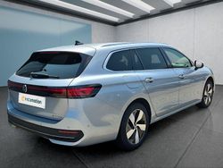 Silber Gebraucht 2024 VW Passat Kombi | 39.099 € (Guter Preis)