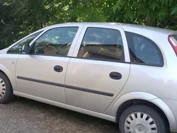 Silber Gebraucht 2004 Opel Meriva Van / Kleinbus | 600 € (Superpreis)