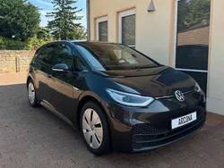 Grau Gebraucht 2021 VW ID.3 Pro Performance Kleinwagen | 21.200 € (Etwas zu teuer)