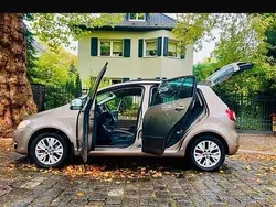Braun Gebraucht 2013 VW Golf VI Life Kombi | 8.900 € (Etwas zu teuer)
