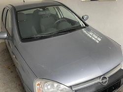 Grau Gebraucht 2000 Opel Corsa Kleinwagen | 1.300 € (Fairer Preis)