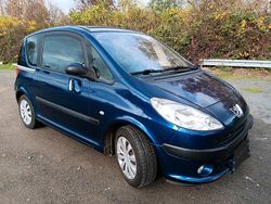 Blau Gebraucht 2006 Peugeot 1007 Kleinwagen | 1.950 €