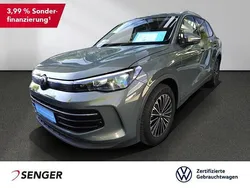 Grün Gebraucht 2024 VW Tiguan Life SUV | 35.990 € (Fairer Preis)