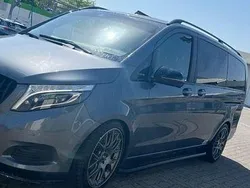 Grau Gebraucht 2018 Mercedes V250 Van / Kleinbus | 42.900 € (Fairer Preis)