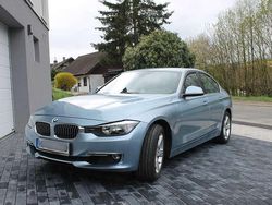 Blau Gebraucht 2012 BMW 320 Luxury Line Limousine | 9.700 € (Guter Preis)