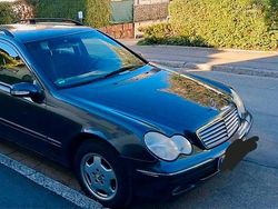 Schwarz Gebraucht 2002 Mercedes C180 Classic Kombi | 1.590 € (Fairer Preis)