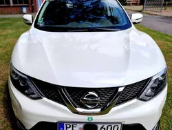 Weiß Gebraucht 2015 Nissan Qashqai Acenta SUV | 10.790 € (Guter Preis)