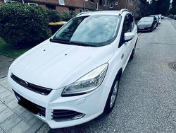 Weiß Gebraucht 2014 Ford Kuga SUV | 10.400 € (Fairer Preis)
