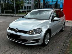 Silber Gebraucht 2016 VW Golf VII Comfortline Kombi | 11.000 € (Fairer Preis)