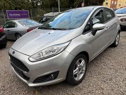 Silber Gebraucht 2017 Ford Fiesta Celebration Kleinwagen | 6.790 € (Guter Preis)