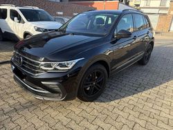 Schwarz Gebraucht 2021 VW Tiguan Life SUV | 22.600 € (Etwas zu teuer)