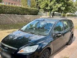 Schwarz Gebraucht 2010 Ford Focus Kombi | 2.000 € (Guter Preis)