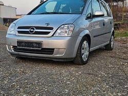 Silber Gebraucht 2003 Opel Meriva Van / Kleinbus | 3.400 € (Etwas zu teuer)