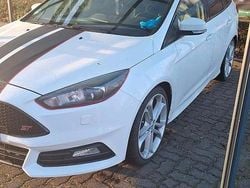 Weiß Gebraucht 2017 Ford Focus ST Kombi | 9.000 € (Fairer Preis)
