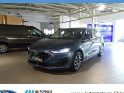 Blau Neu 2024 Ford Focus Titanium X Limousine | 30.990 € (Fairer Preis)