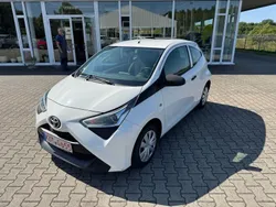 Weiß Gebraucht 2018 Toyota Aygo Kleinwagen | 4.450 € (Fairer Preis)