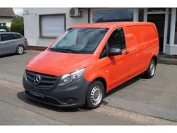 Rot Gebraucht 2015 Mercedes Vito Van / Kleinbus | 12.490 € (Guter Preis)