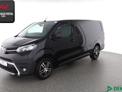 Schwarz (metallic) Gebraucht 2023 Toyota Proace Comfort Van | 23.880 €