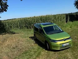 Grün Gebraucht 2024 VW Caddy Style Van / Kleinbus | 36.990 € (Fairer Preis)