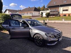Silber Gebraucht 2019 Mercedes E300 AMG line Kombi | 19.950 € (Superpreis)