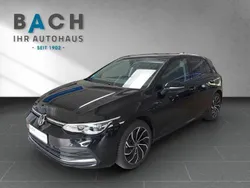 Schwarz Gebraucht 2023 VW Golf VIII Move Limousine | 30.950 € (Etwas zu teuer)