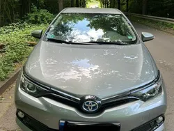 Grau Gebraucht 2018 Toyota Auris Hybrid Team Limousine | 15.900 € (Fairer Preis)