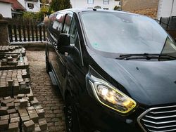 Schwarz Gebraucht 2018 Ford Tourneo Van / Kleinbus | 22.500 €
