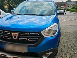Blau Gebraucht 2019 Dacia Lodgy Stepway Van / Kleinbus | 9.700 € (Fairer Preis)