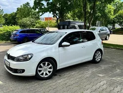 Weiß Gebraucht 2009 VW Golf VI Limousine | 3.750 € (Fairer Preis)