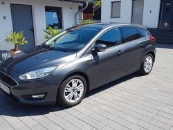Grau Gebraucht 2015 Ford Focus Business Edition Limousine | 10.750 € (Teuer)